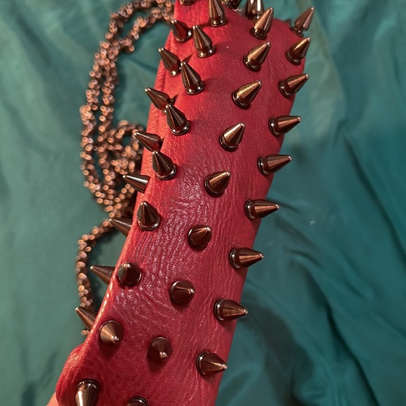 ONE OF A KIND - Edgy Blood Red Spiked Cross Body bag - Picture 3 of 7